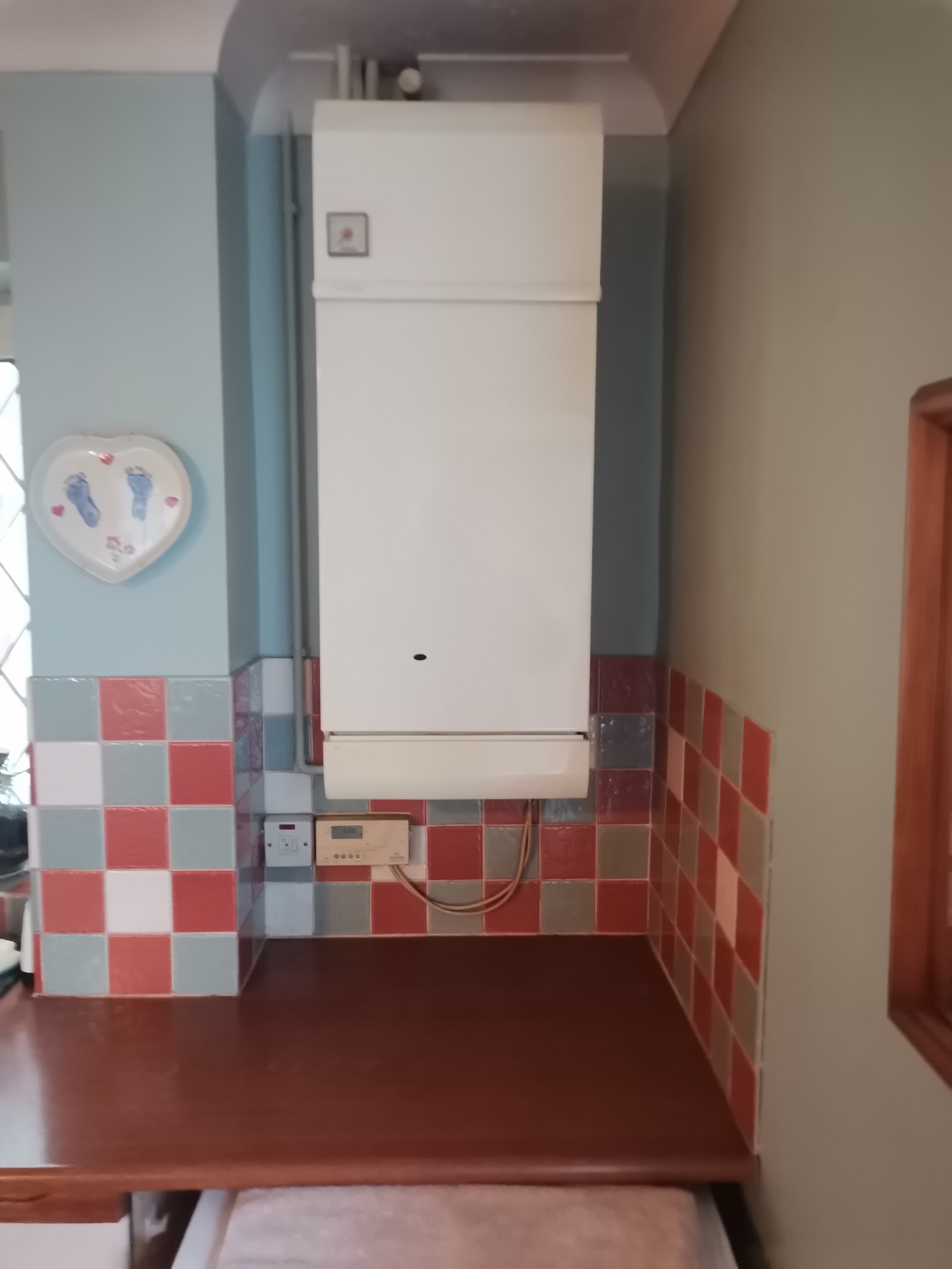 Central heating: Wall-mounted boiler install
